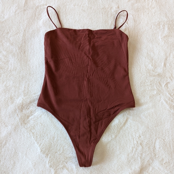 Aritzia Babaton Contour Straight Neck Cami Bodysuit - Picture 3 of 5